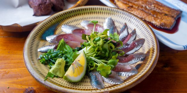 〈いわし料理 いなせ〉の綺麗に盛り付けられた「いわし刺身」