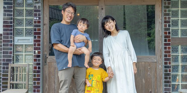 野口奈々絵さん、泰秀さんと２人のお子さん