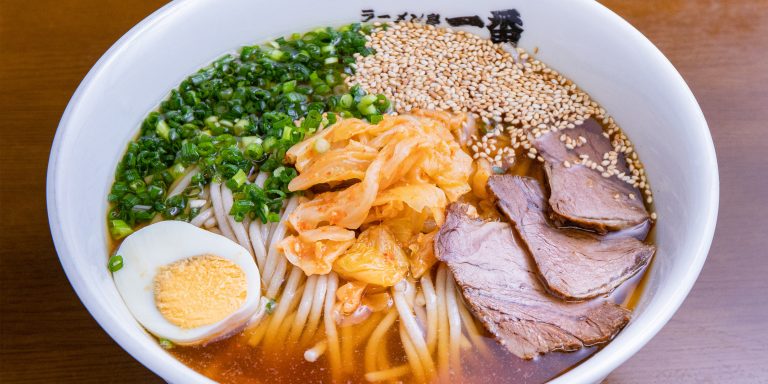 〈別府冷麺一番〉の冷麺