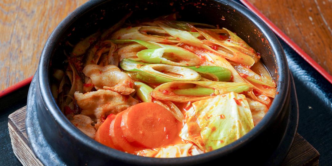 〈そば処 五条〉の「地獄うどん」
