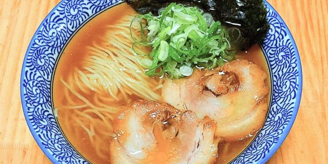 〈嫁の中華そば〉の「煮干し中華そば」