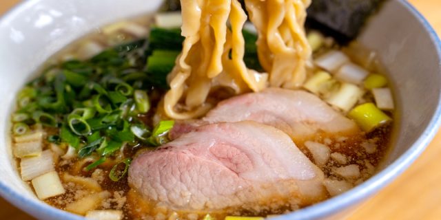 〈中華蕎麦 はせ川〉の「手もみ中華蕎麦」