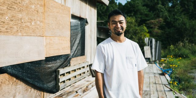 〈喫泡うたかた〉を営む桑島孝彦さん