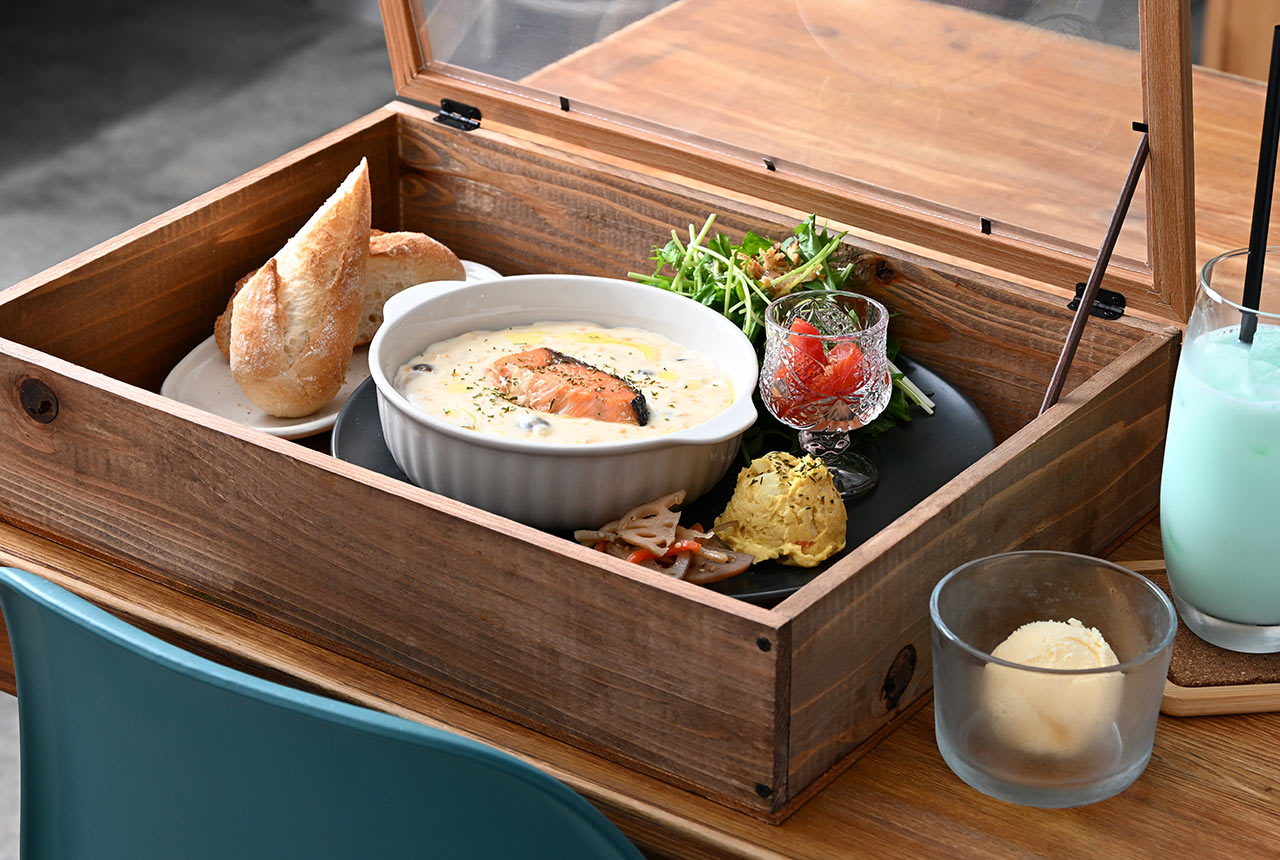 〈Remplir〉のランチで提供される「きまぐれ木箱set」