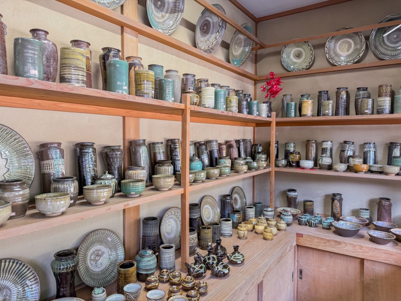 完全ガイド】300年の歴史を持つ小鹿田焼。9軒すべての窯元と民陶祭の