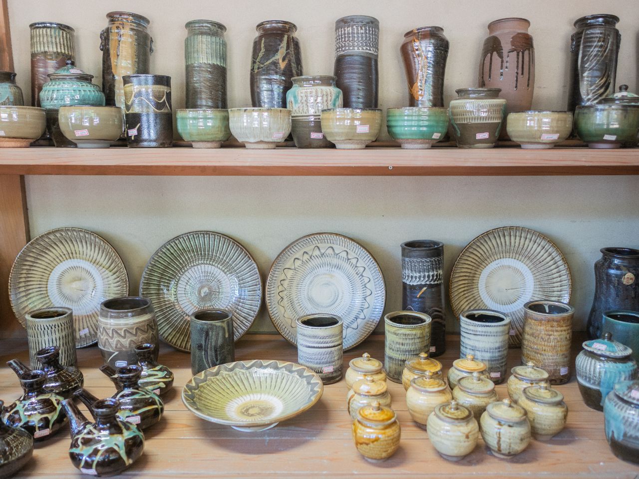 越後太丘焼　希少　瓢箪文手焙　金継ぎ　明治民窯　織部釉 澤克典 / 弥七田織部 ぐい呑（一点物） – HULS GALLERY TOKYO | 現代