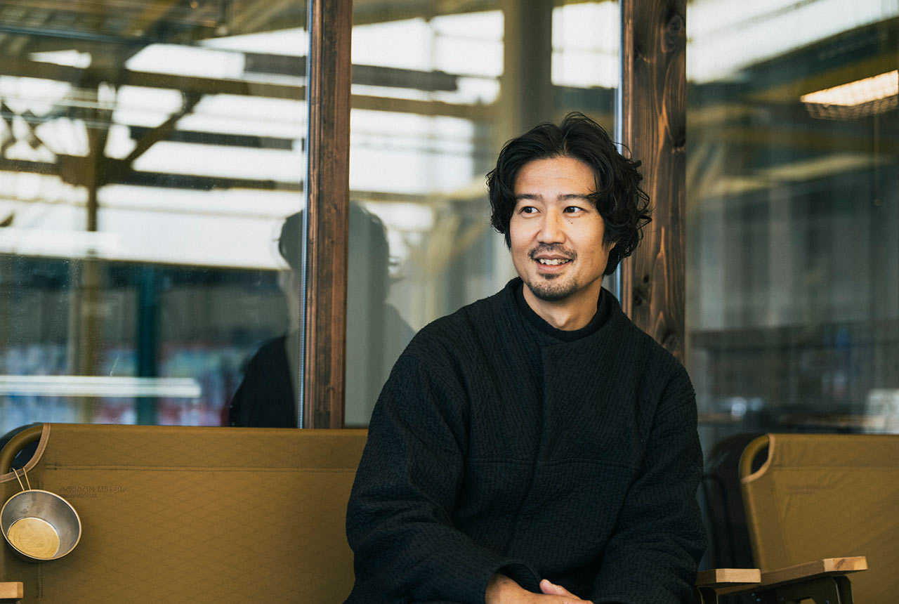 〈Parks Yamaga〉の企画運営を担う吉田雄作さんのインタビューシーン