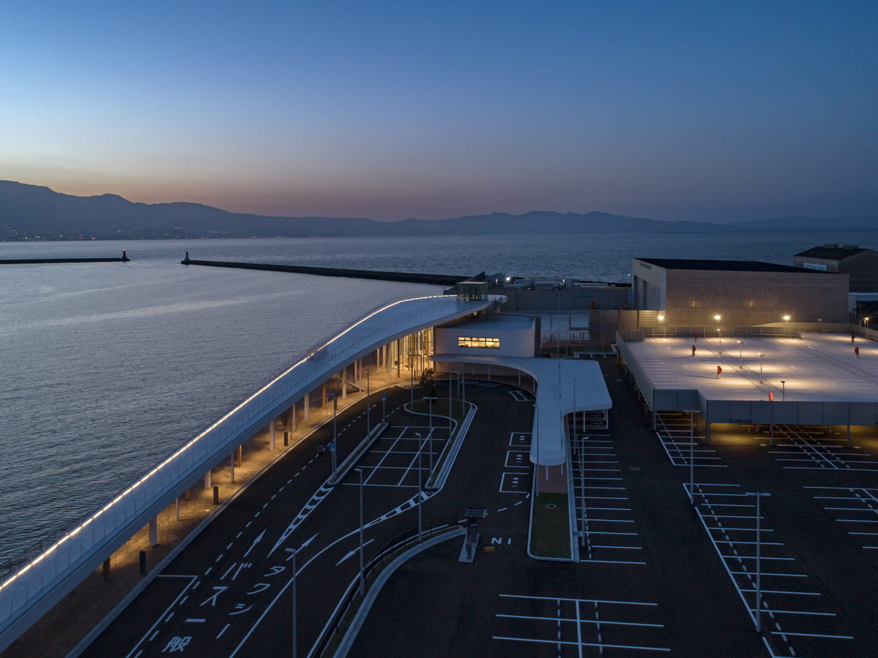 上空から見たホーバーターミナルおおいた