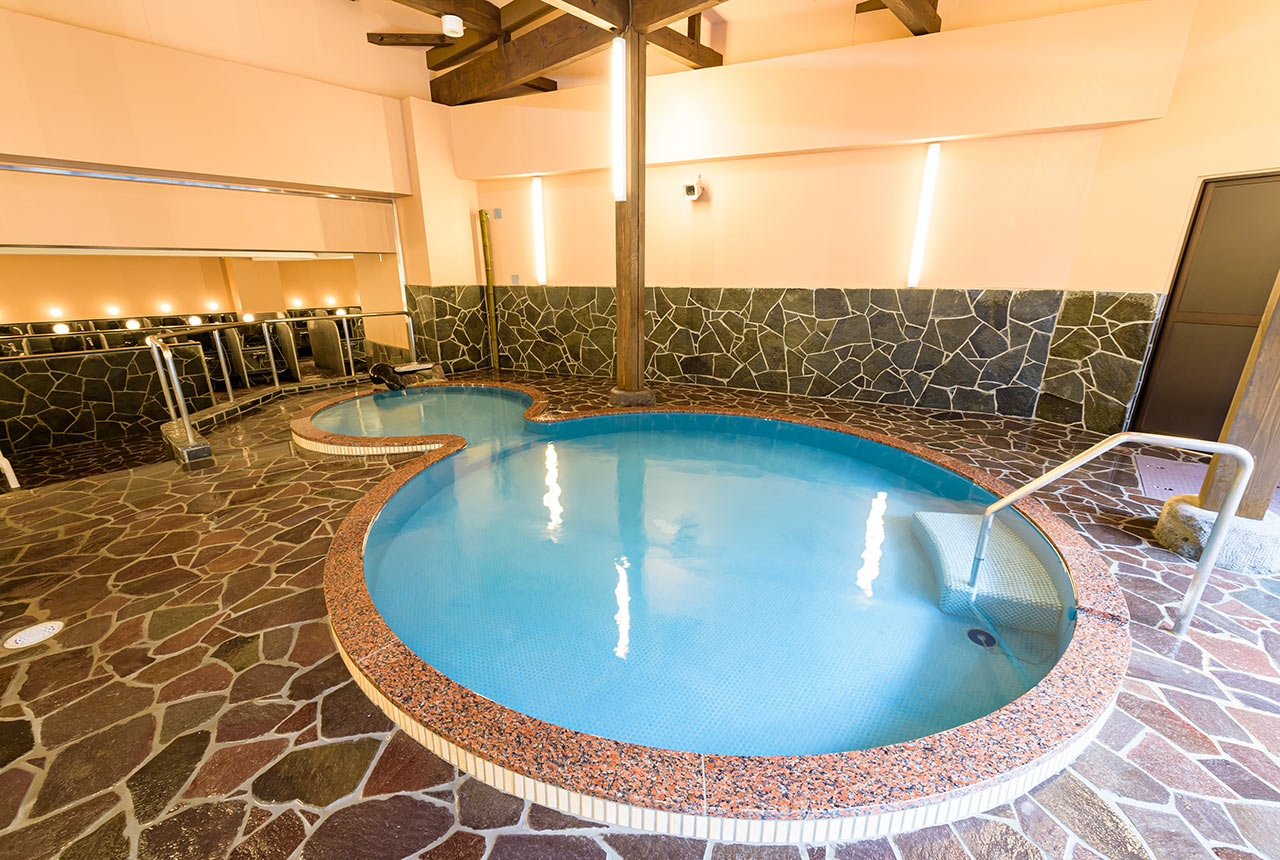 ひょうたんの形をした内湯