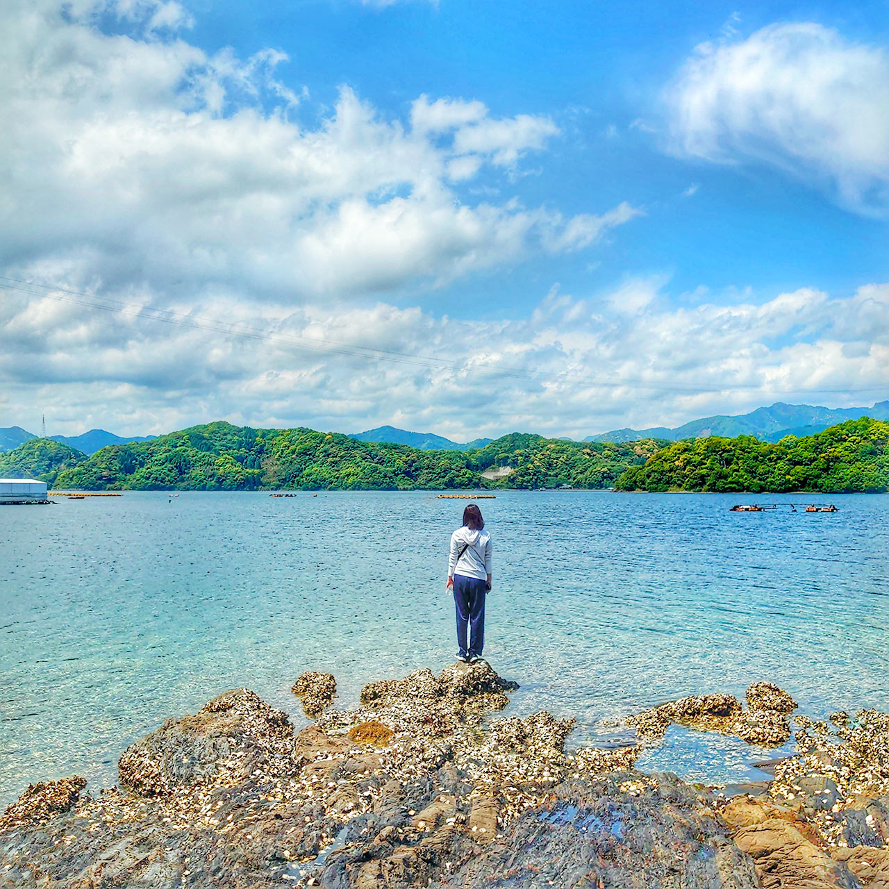 大入島のトレッキングコースから見える海と空の景色