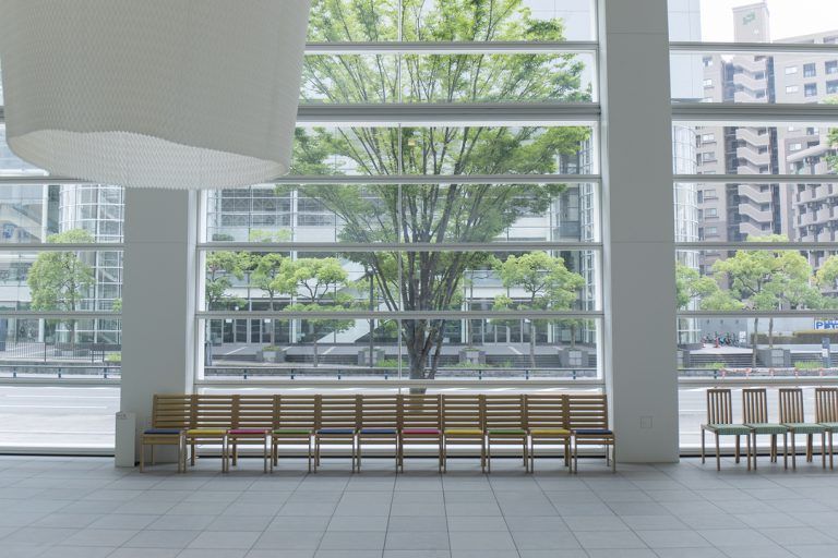 大分県立美術館の内観