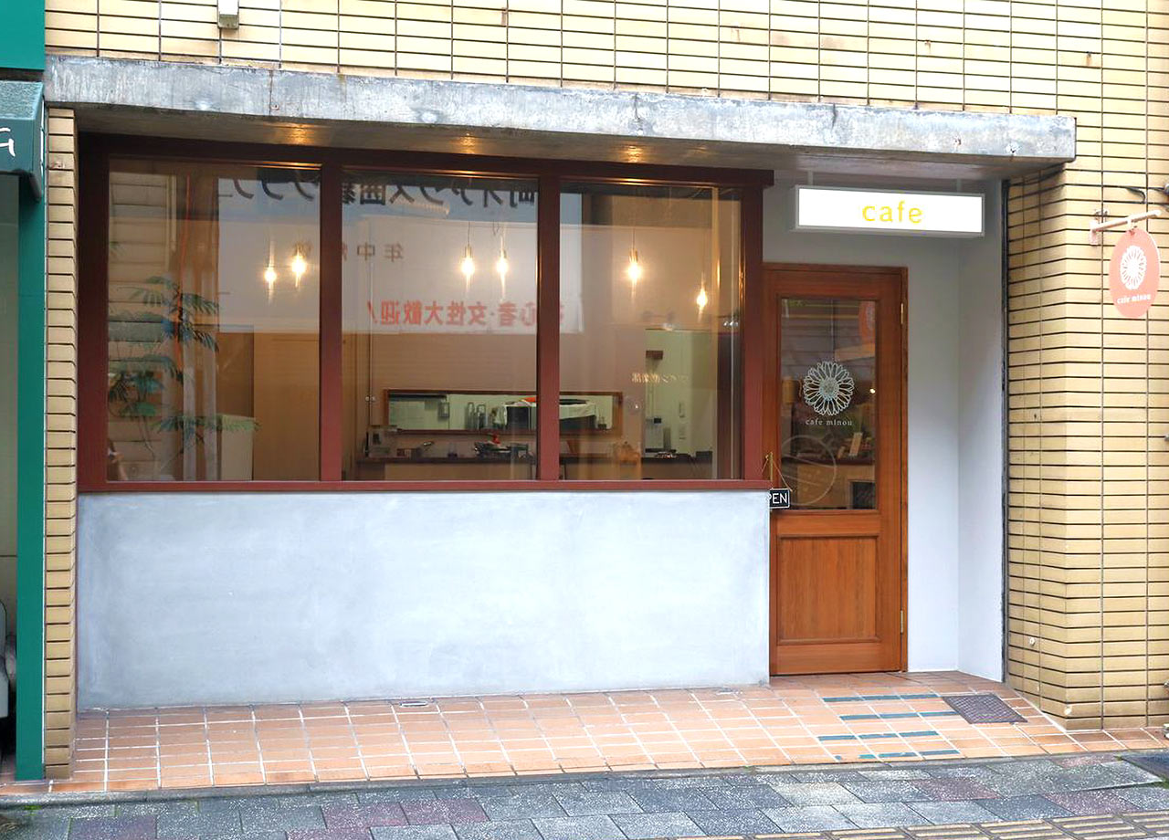 〈cafe minou〉の外観