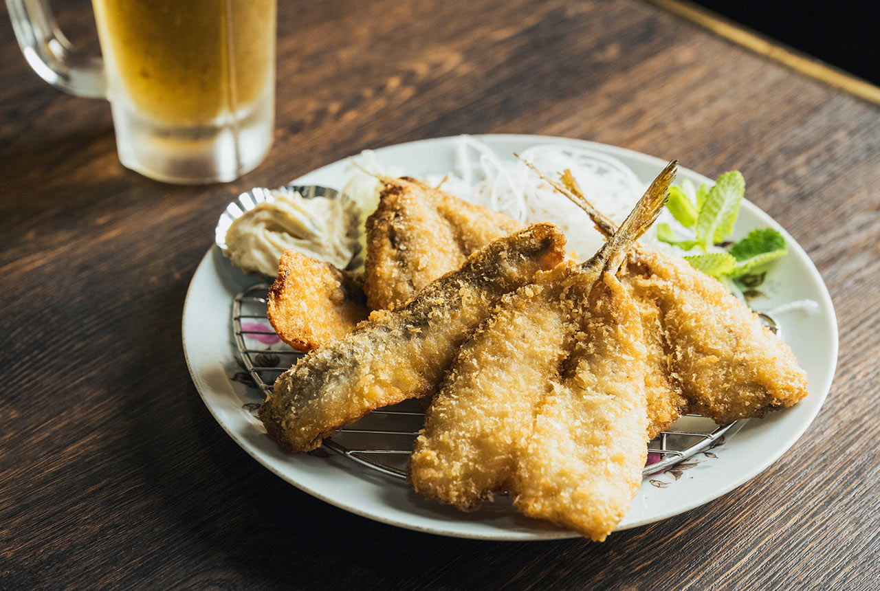 ３種の魚フライとビール