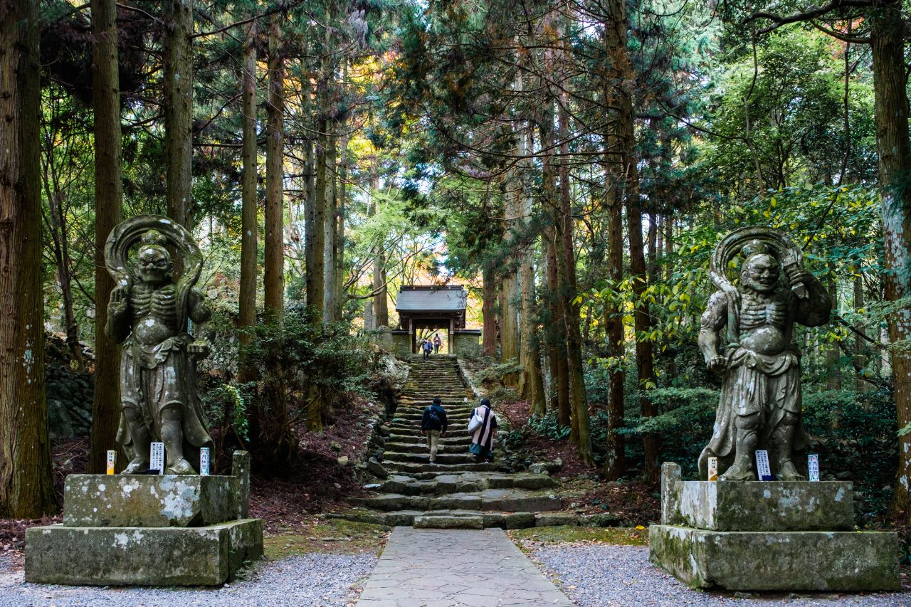 両子寺の仁王像